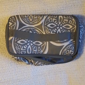NWOT Thirty-One makeup travel bag.